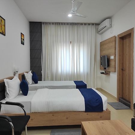 Hotel A G Palace Duliagaon Kültér fotó